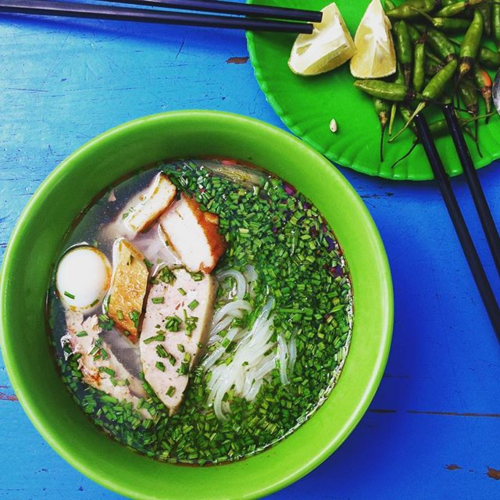 Bánh canh hẹ là một trong những món du khách không thể bỏ qua khi đến Phú Yên. Ảnh: Linh Sea.