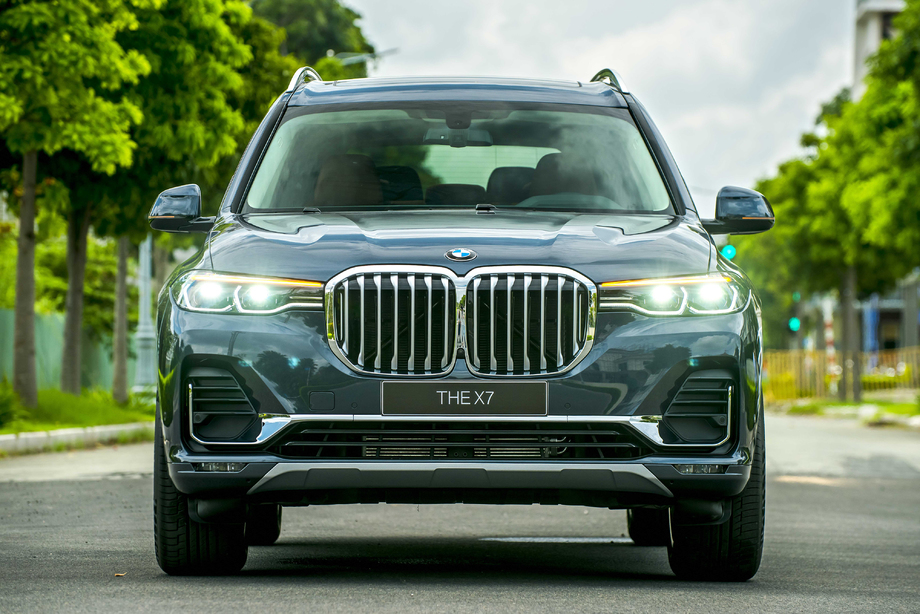 BMW X7 - SUV giá 7,5 tỷ 'đấu' Lexus LX570 tại Việt Nam
