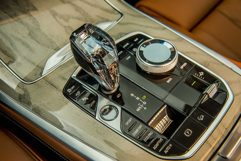 BMW X7 - SUV giá 7,5 tỷ 'đấu' Lexus LX570 tại Việt Nam