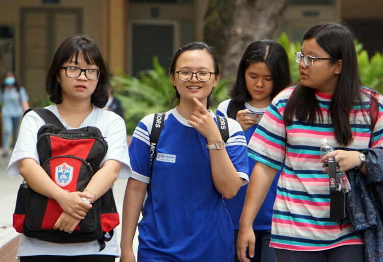 Thí sinh dự thi đánh giá năng lực tại điểm thi Đại học Khoa học Tự nhiên sáng 7/7. Ảnh: Mạnh Tùng.