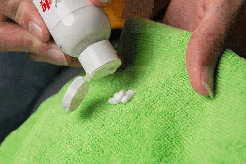 Đèn pha ố vàng làm sạch đơn giản bằng kem đánh răng tiện lợi nhưng tác dụng ngắn Đèn pha ố vàng làm sạch đơn giản bằng kem đánh răng tiện lợi nhưng tác dụng ngắn