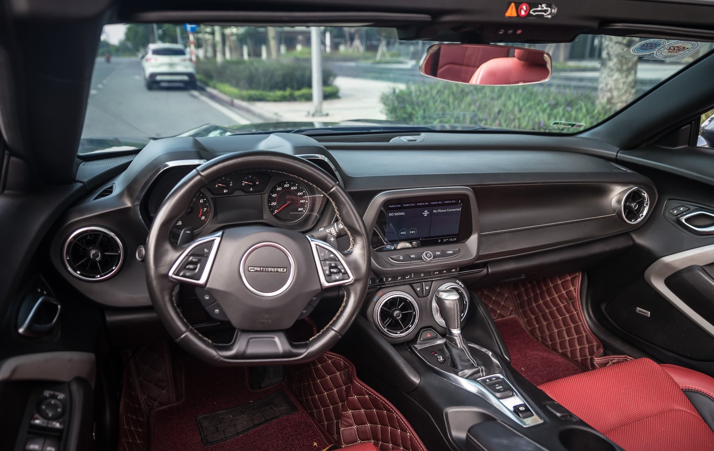 “Hàng độc” Chevrolet Camaro RS Convertible 2019 có giá hơn 3 tỷ đồng - Ảnh 3. “Hàng độc” Chevrolet Camaro RS Convertible 2019 có giá hơn 3 tỷ đồng - Ảnh 3.