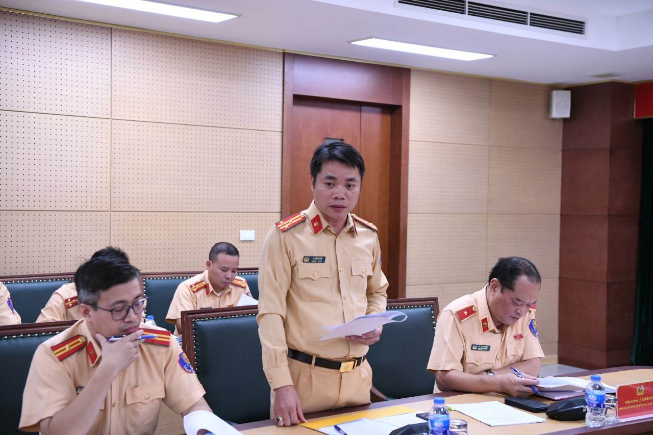 Hiệu quả việc CSGT tuần tra chống ùn tắc giao thông đường vành đai 3 - Ảnh 4.