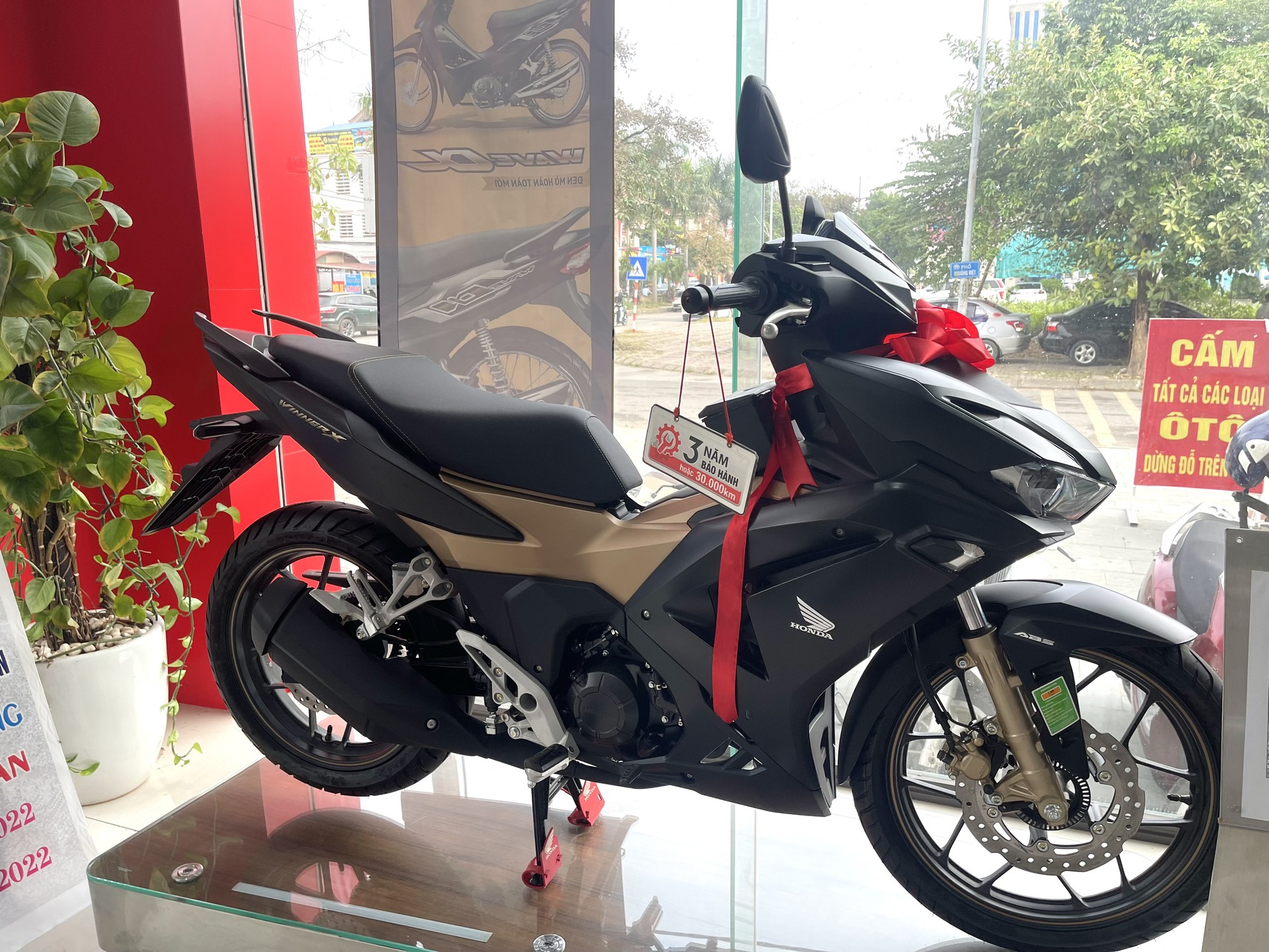 Honda Winner X giảm giá “thảm bại”, thấp hơn giá đề xuất gần 15 triệu đồng - Ảnh 2. Honda Winner X giảm giá “thảm bại”, thấp hơn giá đề xuất gần 15 triệu đồng - Ảnh 2.