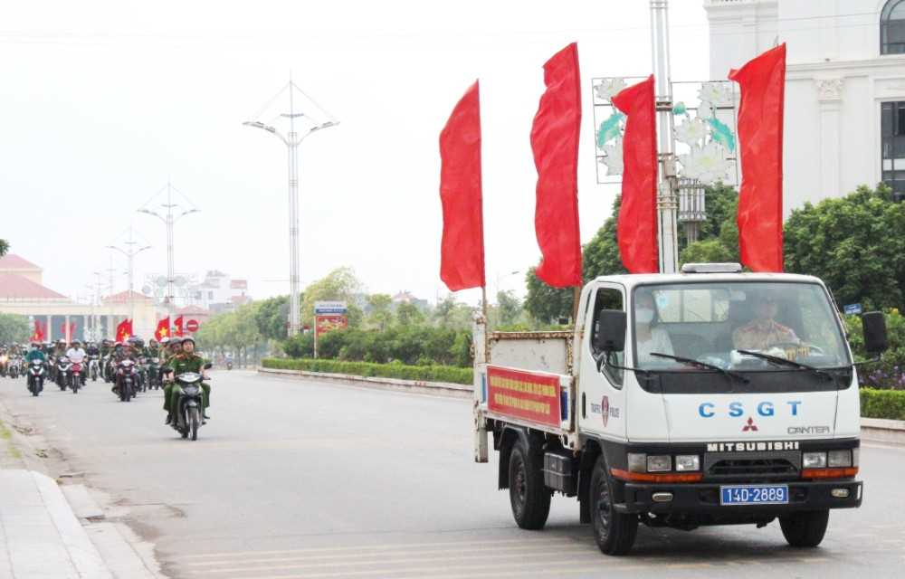 Quảng Ninh: Móng Cái tăng cường đảm bảo ATGT dịp cuối năm - Ảnh 1. Quảng Ninh: Móng Cái tăng cường đảm bảo ATGT dịp cuối năm - Ảnh 1.