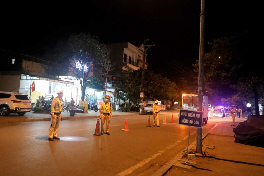 Quảng Ninh: Móng Cái tăng cường đảm bảo ATGT dịp cuối năm - Ảnh 2. Quảng Ninh: Móng Cái tăng cường đảm bảo ATGT dịp cuối năm - Ảnh 2.