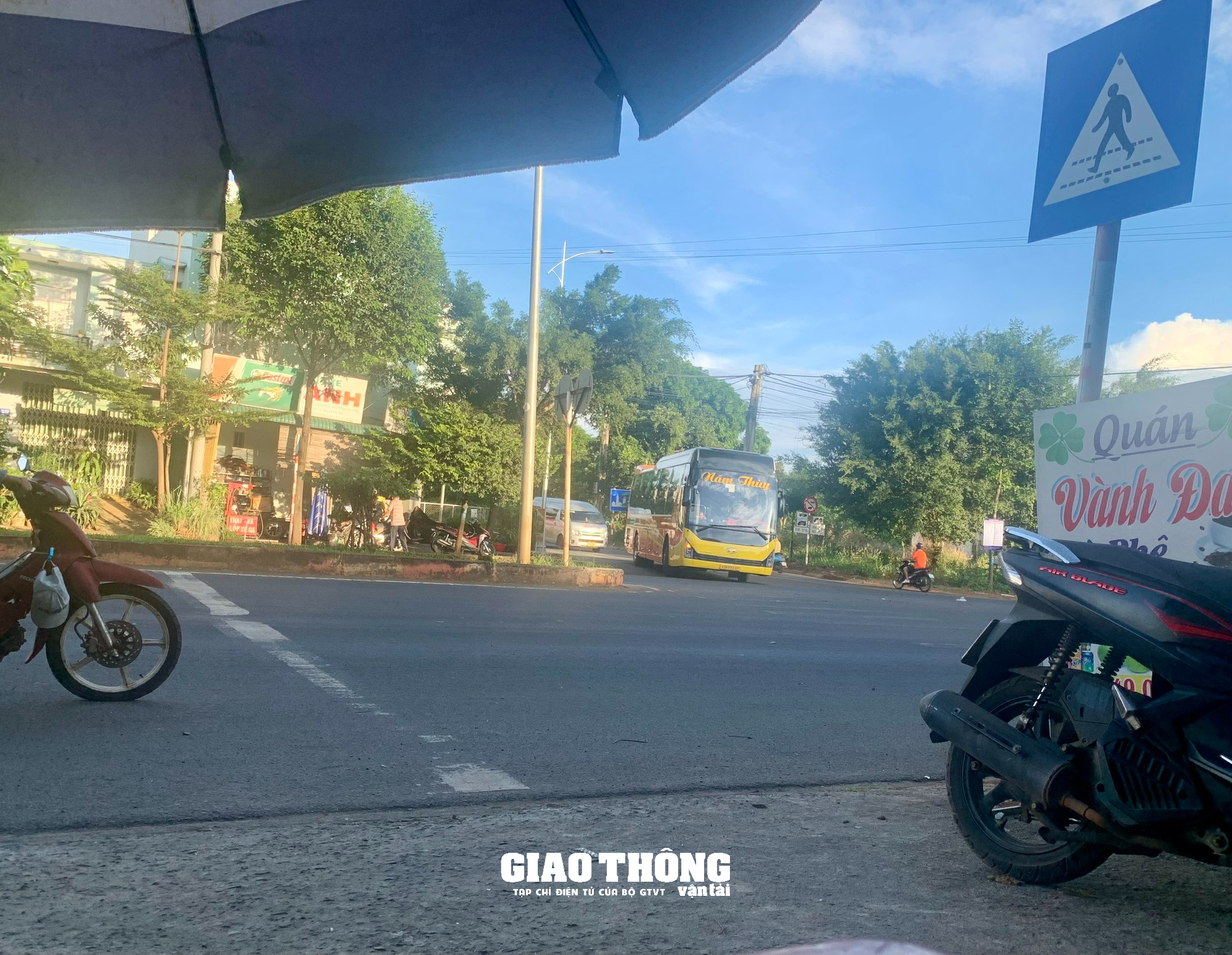 Xe ben, đầu kéo, xe khách rầm rập vào đường cấm ở Đắk Lắk - Ảnh 9.