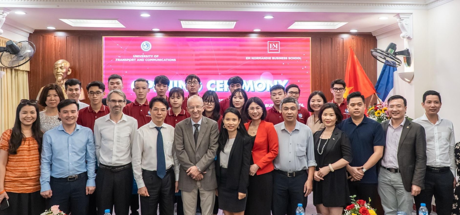 Trường Đại học GTVT:  Đẩy mạnh nghiên cứu và chuyển giao khoa học công nghệ - Ảnh 1.