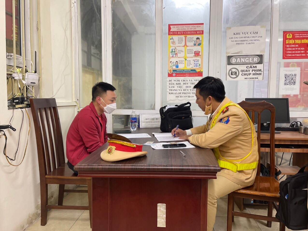 Danh tính lái xe gây tai nạn liên hoàn trên phố Bạch Mai vi phạm nồng độ cồn "khủng"
 - Ảnh 1.