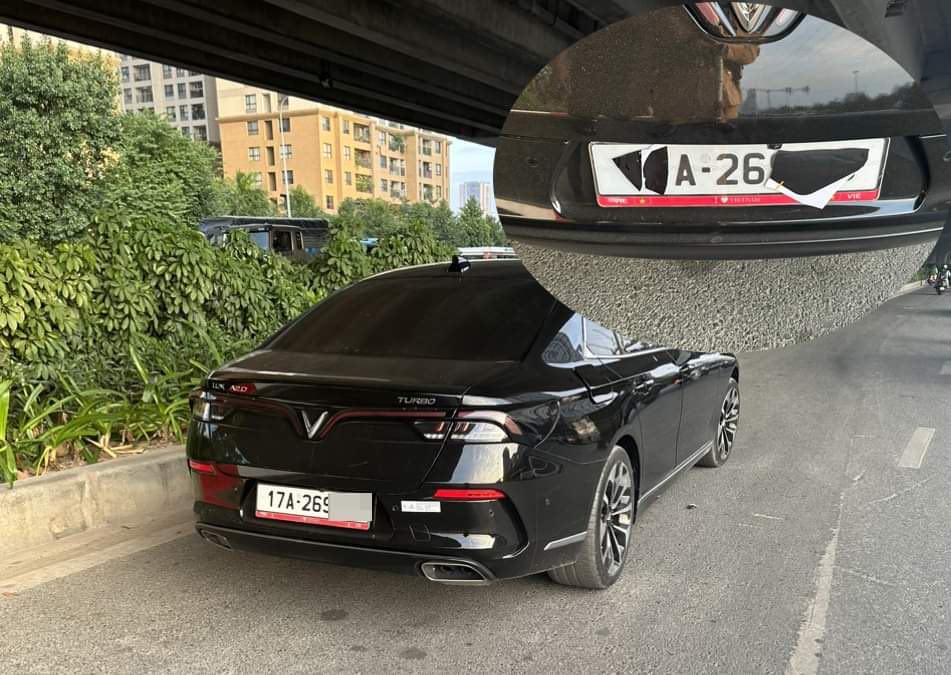 Lái xe ô tô Vinfast từ Thái Bình che biển số đi ở Hà Nội khai gì? - Ảnh 1. Lái xe ô tô Vinfast từ Thái Bình che biển số đi ở Hà Nội khai gì? - Ảnh 1.