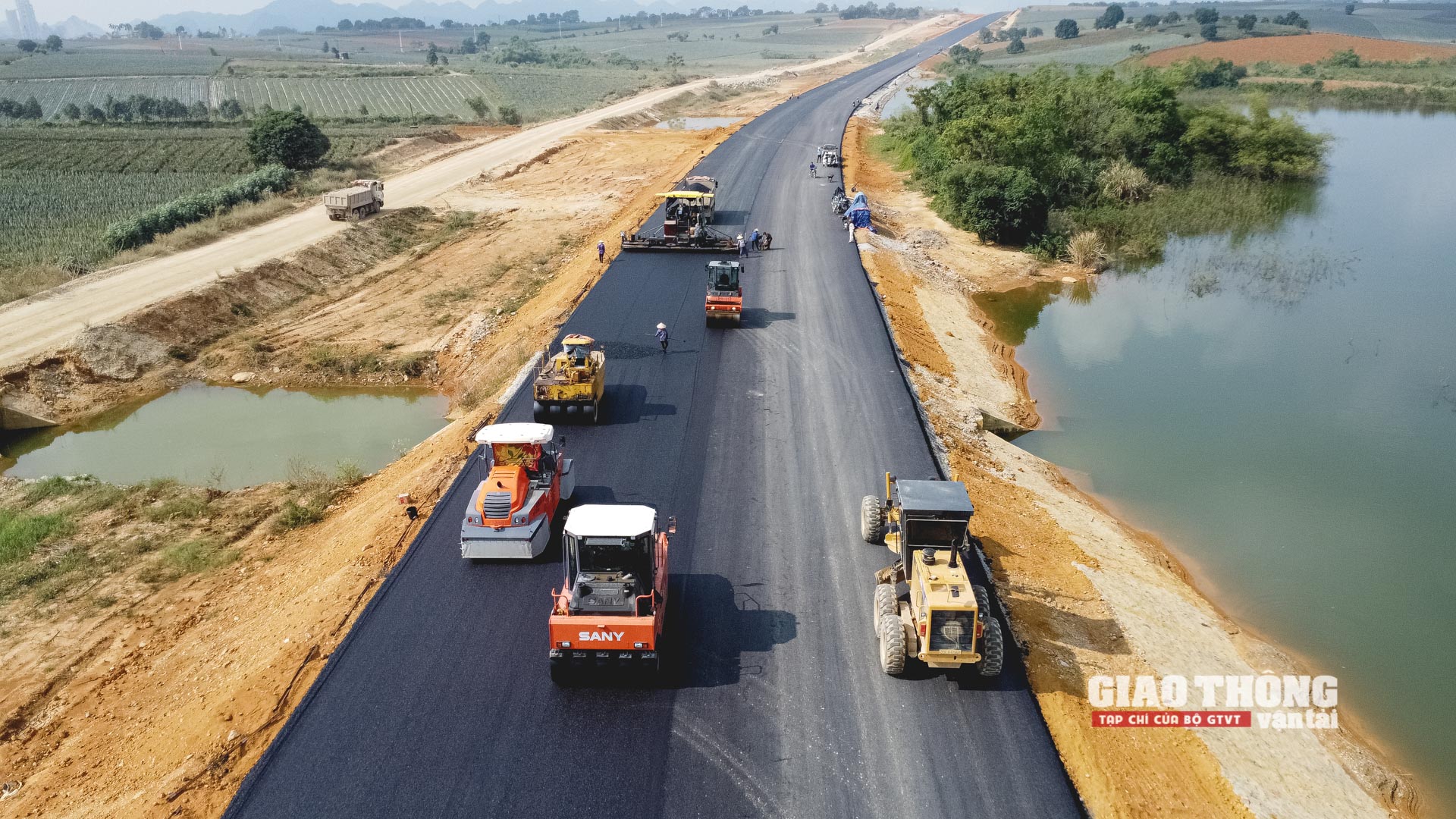 Quyết liệt giải ngân, đảm bảo tiến độ loạt dự án năm 2023 - Ảnh 5. Quyết liệt giải ngân, đảm bảo tiến độ loạt dự án năm 2023 - Ảnh 5.