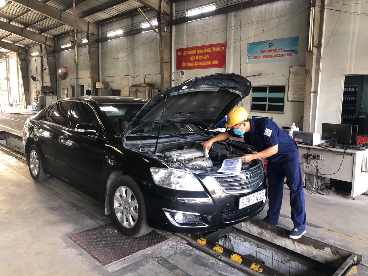 Nhiều giải pháp duy trì ổn định hoạt động đăng kiểm ô tô dịp cuối năm - Ảnh 1.