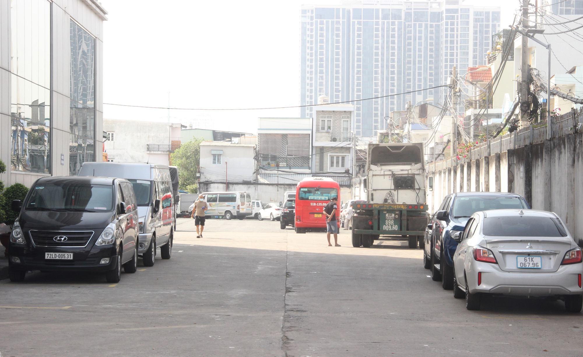 TP.HCM: Tài xế đi 3 ngày vẫn chưa đăng kiểm được phương tiện - Ảnh 3. TP.HCM: Tài xế đi 3 ngày vẫn chưa đăng kiểm được phương tiện - Ảnh 3.