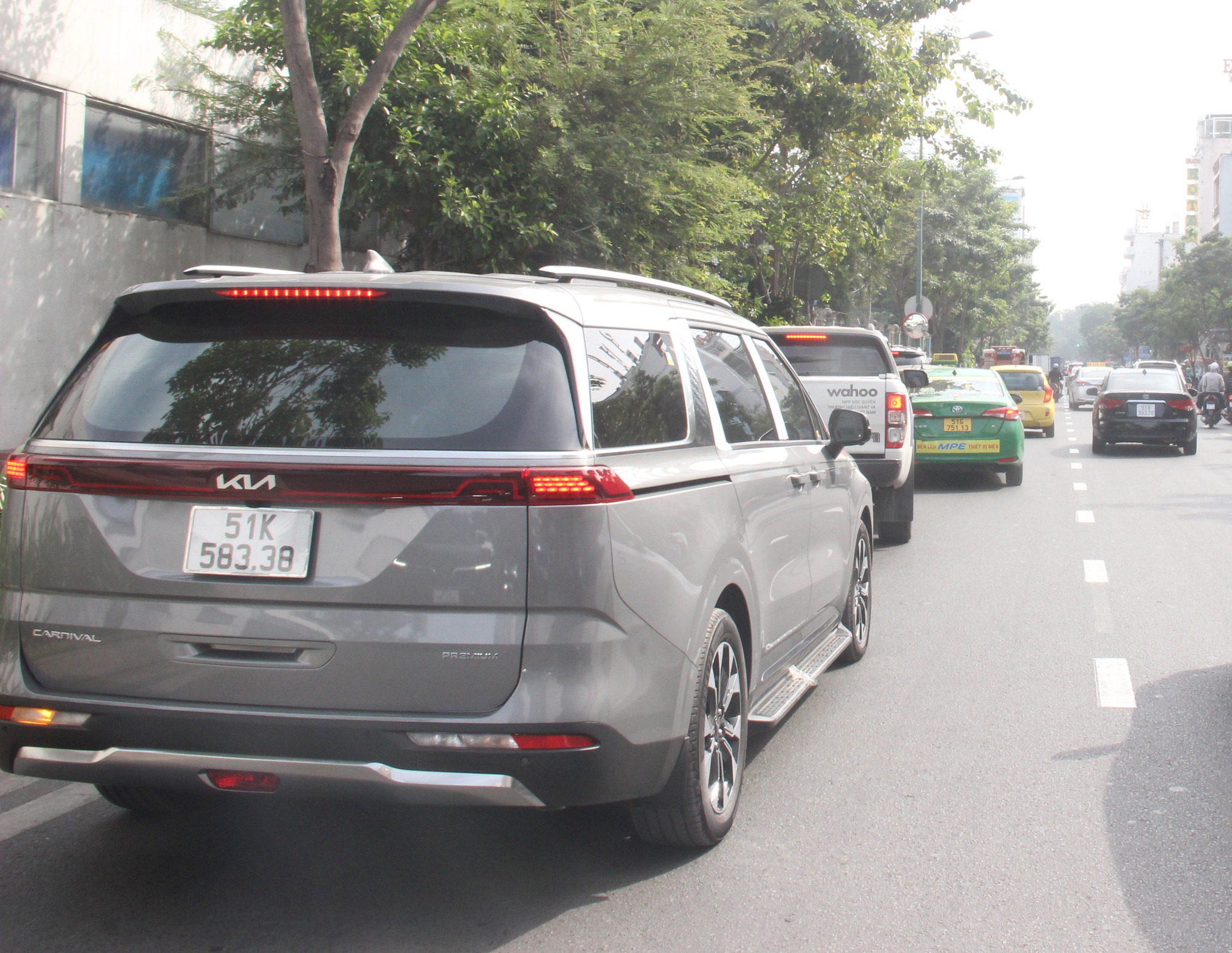 TP.HCM: Tài xế đi 3 ngày vẫn chưa đăng kiểm được phương tiện - Ảnh 6. TP.HCM: Tài xế đi 3 ngày vẫn chưa đăng kiểm được phương tiện - Ảnh 6.