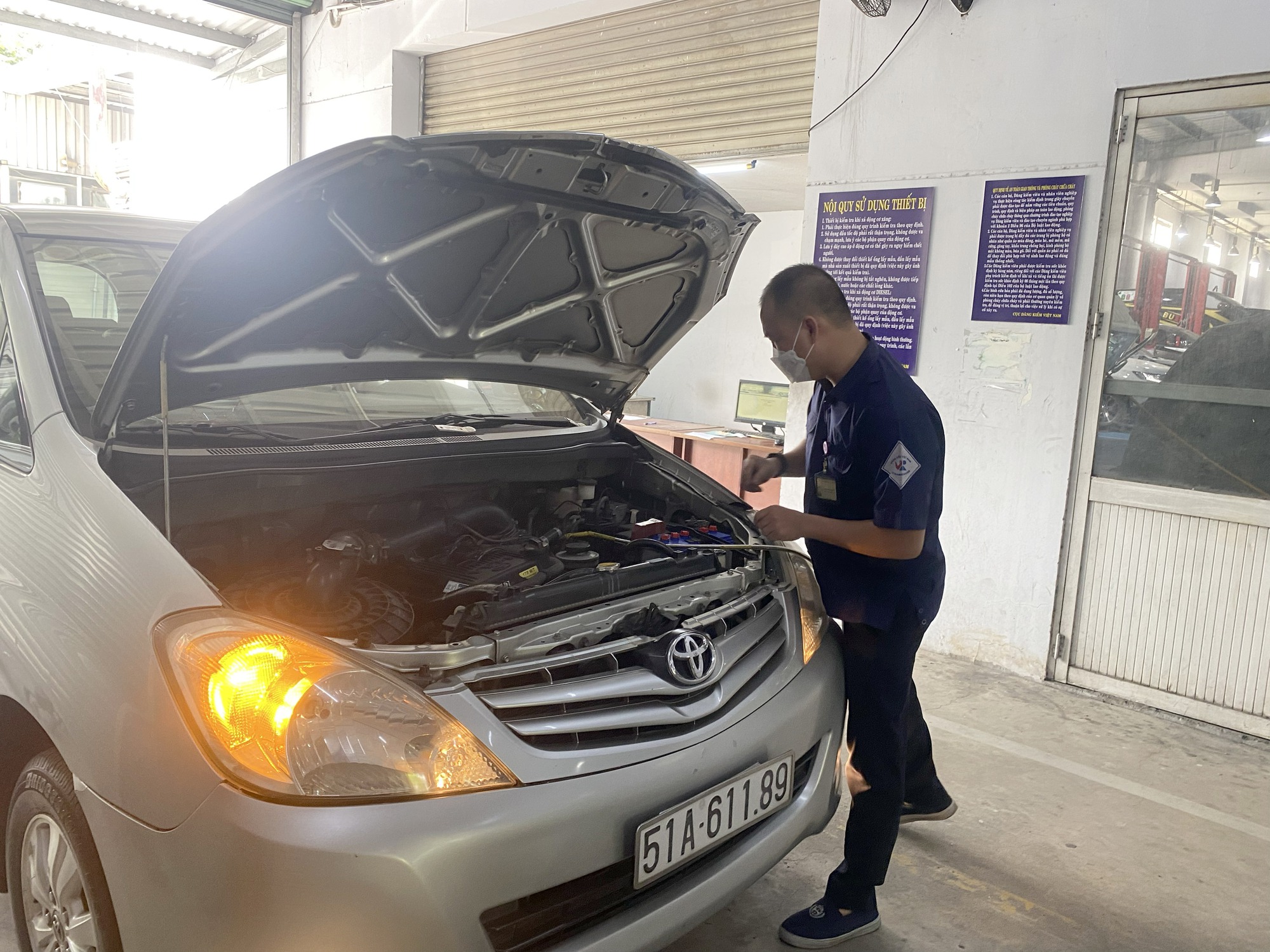 TP.HCM: Tài xế đi 3 ngày vẫn chưa đăng kiểm được phương tiện - Ảnh 12. TP.HCM: Tài xế đi 3 ngày vẫn chưa đăng kiểm được phương tiện - Ảnh 12.