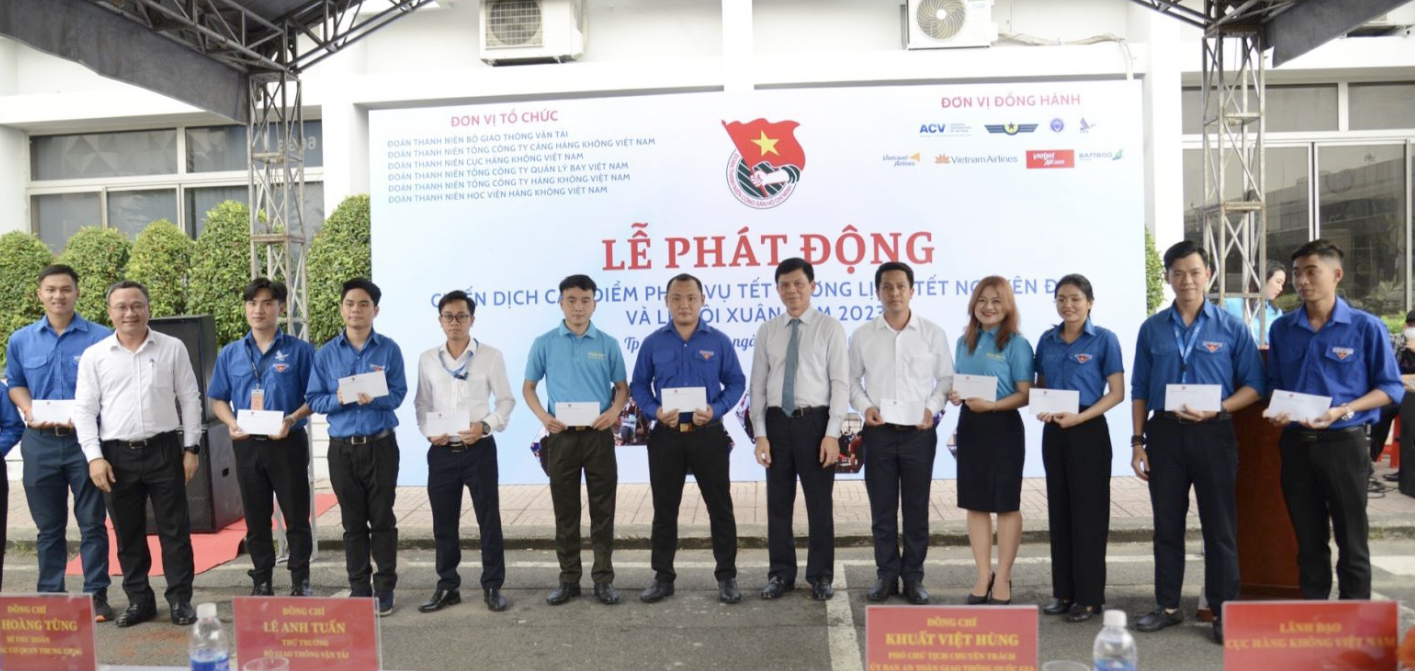 Phát động chiến dịch phục vụ dịp cao điểm Tết tại sân bay Tân Sơn Nhất - Ảnh 2.