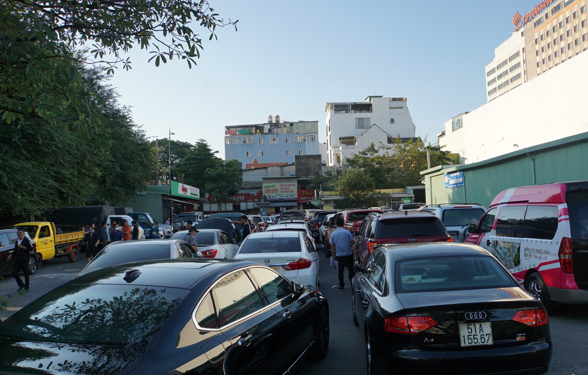 Cử lực lượng thường trực tại phía Nam để giải quyết ùn tắc đăng kiểm - Ảnh 1. Cử lực lượng thường trực tại phía Nam để giải quyết ùn tắc đăng kiểm - Ảnh 1.