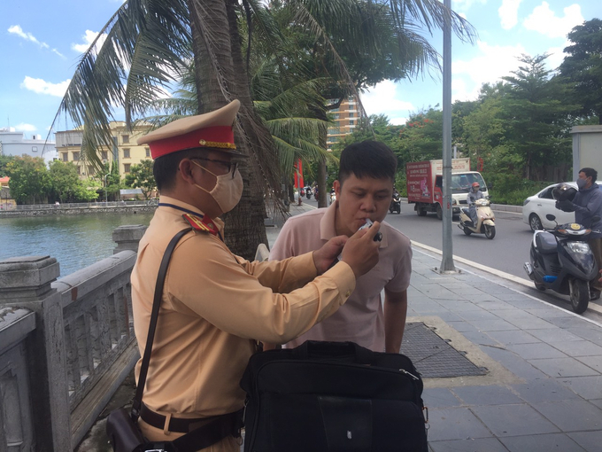 Đội CSGT số 2 xử lý nhiều trường vi phạm nồng độ cồn - Ảnh 6.