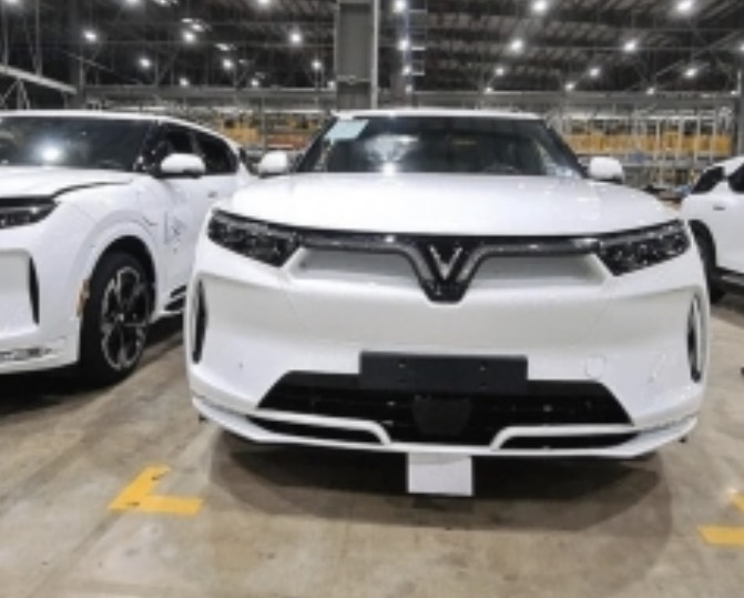 VinFast VF 9 lộ diện tại nhà máy, sẵn sàng tới tay khách hàng - Ảnh 4.