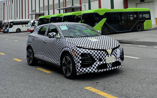 VinFast VF 6 lộ diện tại nhà máy Hải Phòng, hứa hẹn sẽ là một mẫu xe điện quốc dân - Ảnh 1.