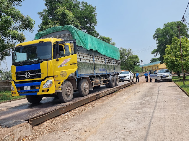 Thái Nguyên: Xử lý vi phạm tải trọng xe - Ảnh 5.