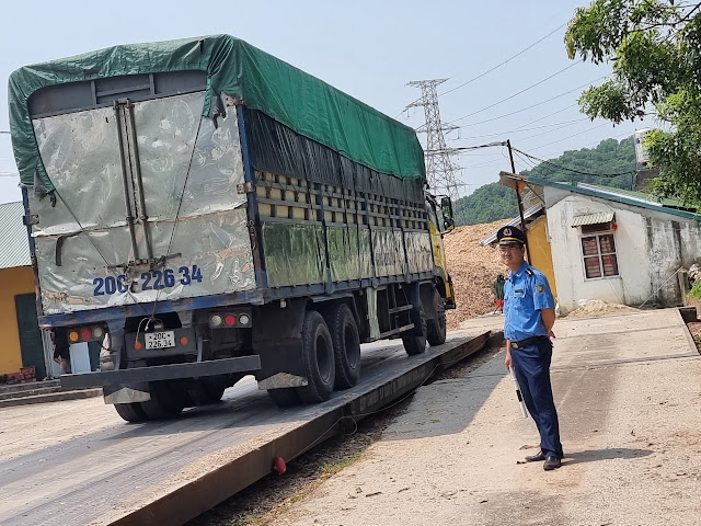 Thái Nguyên: Xử lý vi phạm tải trọng xe - Ảnh 6.