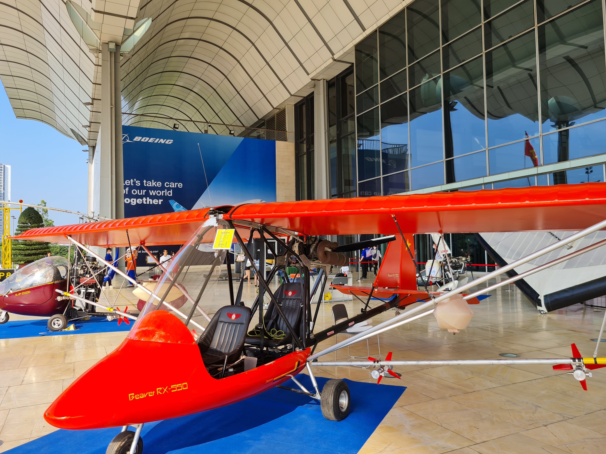 Khai mạc triển lãm quốc tế hàng không Việt Nam - Ảnh 2. Khai mạc triển lãm quốc tế hàng không Việt Nam - Ảnh 2.