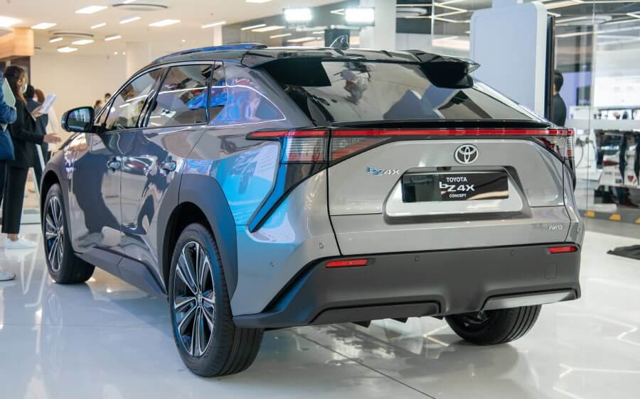 Toyota bZ4X nhiều khả năng về Việt Nam để có mặt trong triển lãm ô tô xe máy VMS 2022 - Ảnh 5. Toyota bZ4X nhiều khả năng về Việt Nam để có mặt trong triển lãm ô tô xe máy VMS 2022 - Ảnh 5.