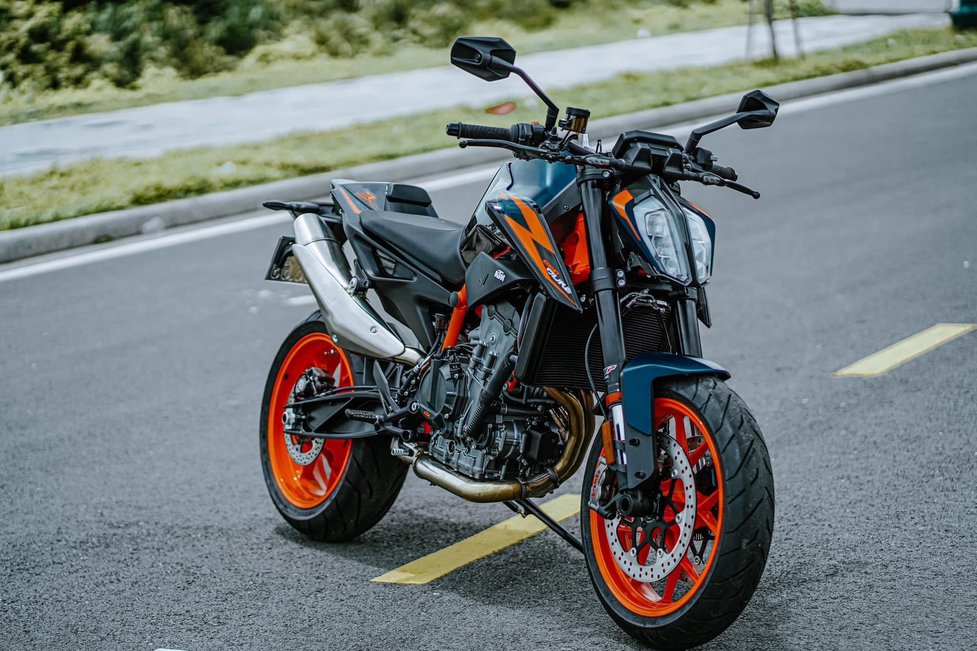 KTM ra mắt 2 mẫu mô tô mới tại Việt Nam: Giá từ 236 triệu đồng - Ảnh 3.