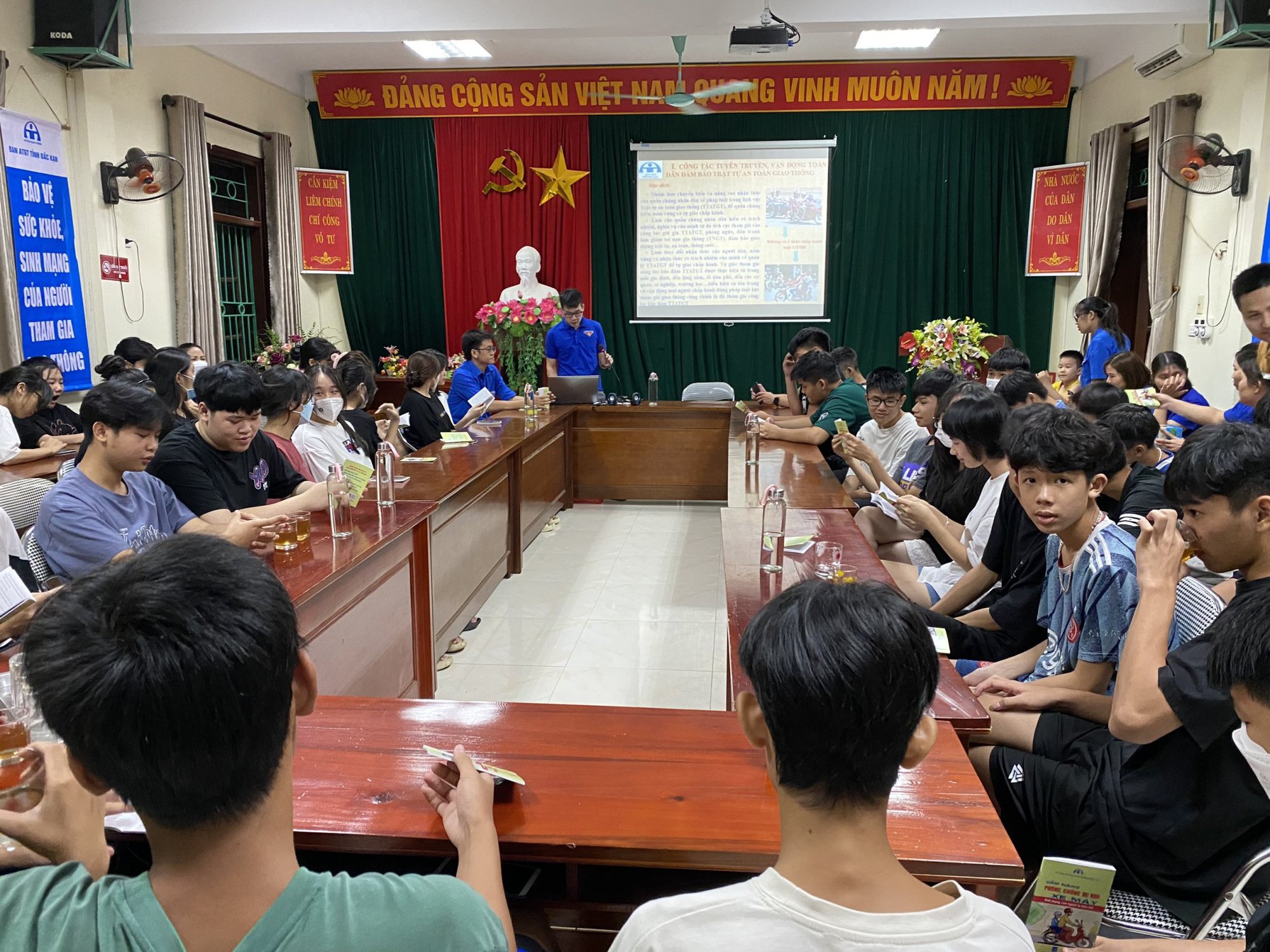 Ban ATGT Bắc Kạn: Bám sát chủ đề, triển khai ngay từ đầu năm 2022 - Ảnh 1.