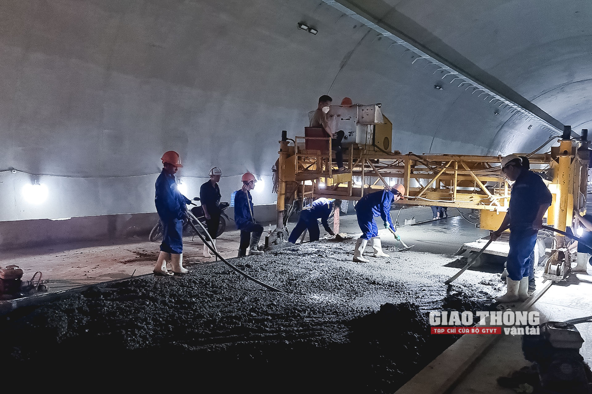 Bộ GTVT sẽ tăng tốc giải ngân rất nhanh trong 3 tháng cuối năm - Ảnh 4. Bộ GTVT sẽ tăng tốc giải ngân rất nhanh trong 3 tháng cuối năm - Ảnh 4.