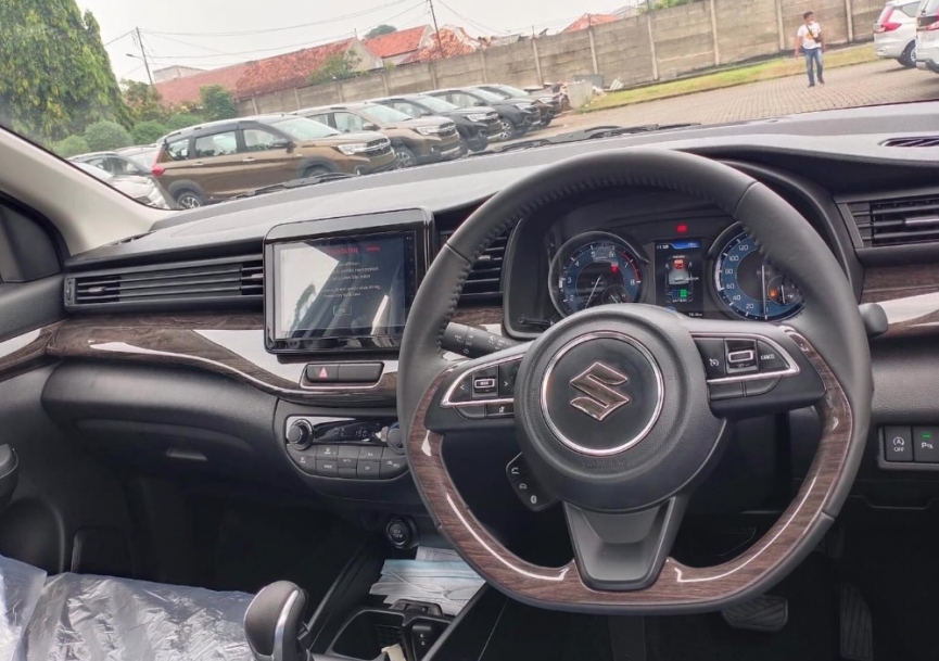 Suzuki Ertiga Hybrid chính thức nhận cọc với giá dự kiến từ 518,6 triệu đồng - Ảnh 3.