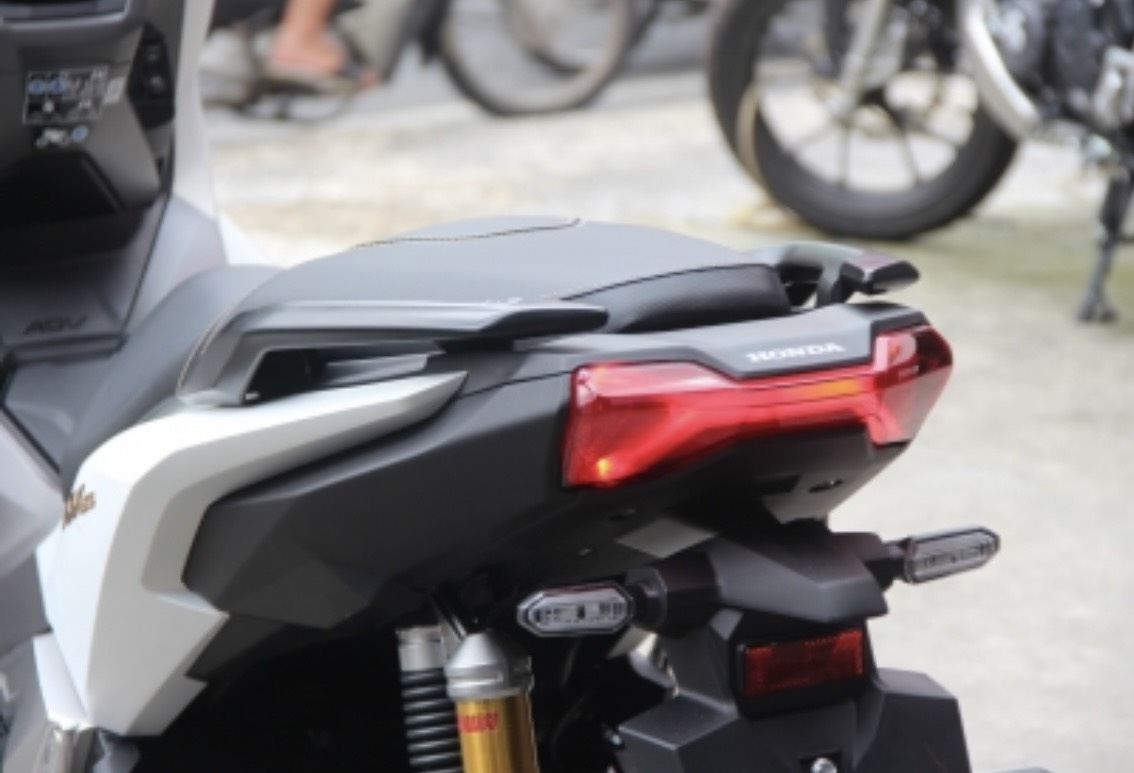 Honda ADV 160 đầu tiên được bán tại Việt Nam với giá gần 100 triệu đồng - Ảnh 4.