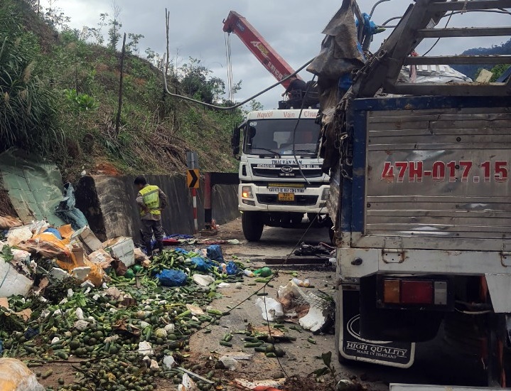 Nhanh chóng làm rõ nguyên nhân vụ tai nạn làm 3 người chết ở Quảng Nam - Ảnh 4. Nhanh chóng làm rõ nguyên nhân vụ tai nạn làm 3 người chết ở Quảng Nam - Ảnh 4.