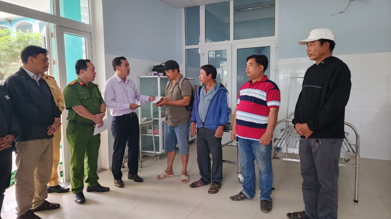 Nhanh chóng làm rõ nguyên nhân vụ tai nạn làm 3 người chết ở Quảng Nam - Ảnh 1. Nhanh chóng làm rõ nguyên nhân vụ tai nạn làm 3 người chết ở Quảng Nam - Ảnh 1.