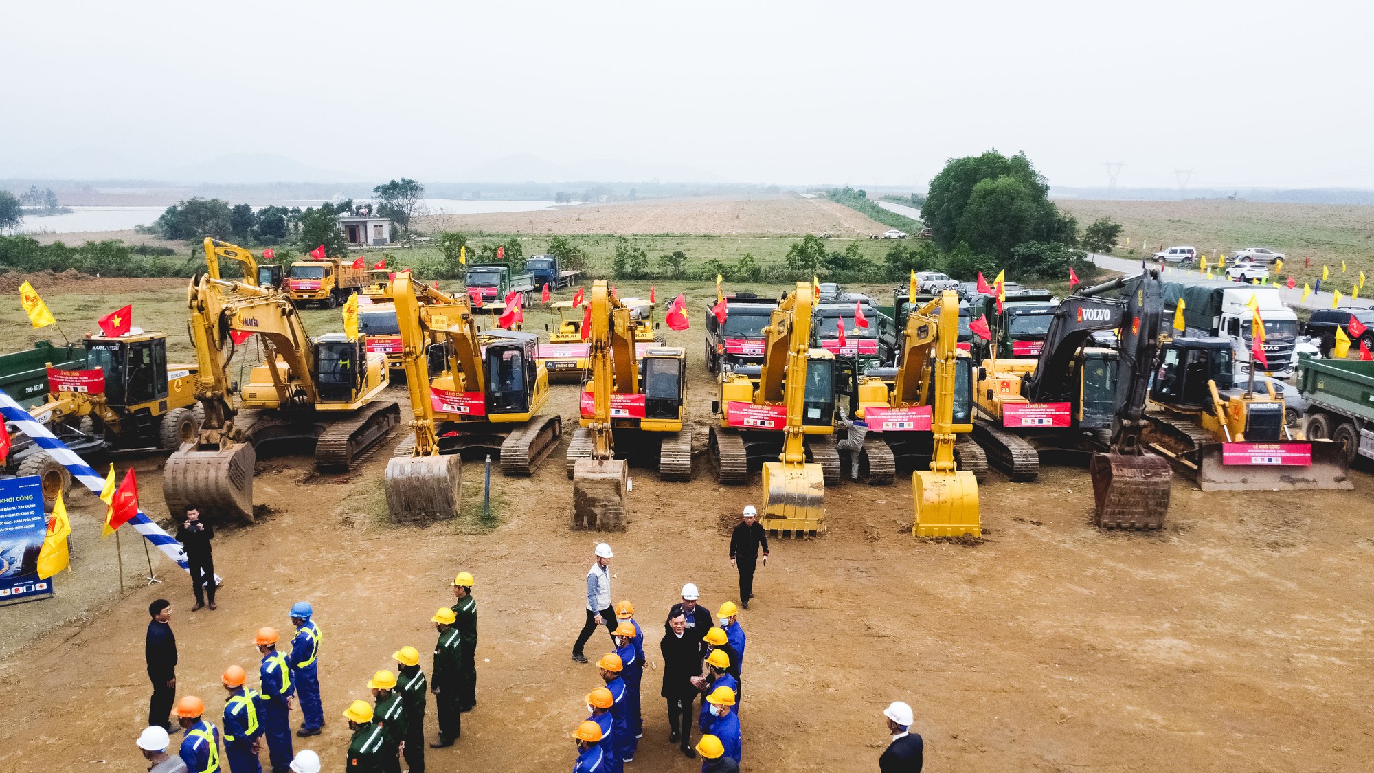 GTVT tăng trưởng ấn tượng, đấm nét đột phá trong năm 2022 - Ảnh 2.