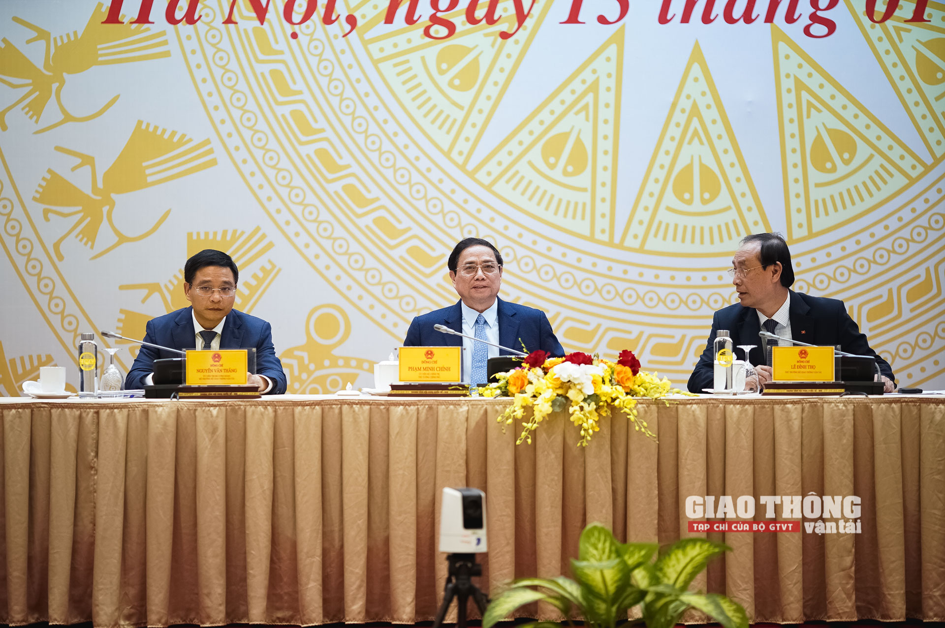 Thủ tướng: Tập trung làm thêm 3.000km cao tốc, nhiệm kỳ sau làm đường sắt tốc độ cao - Ảnh 2.