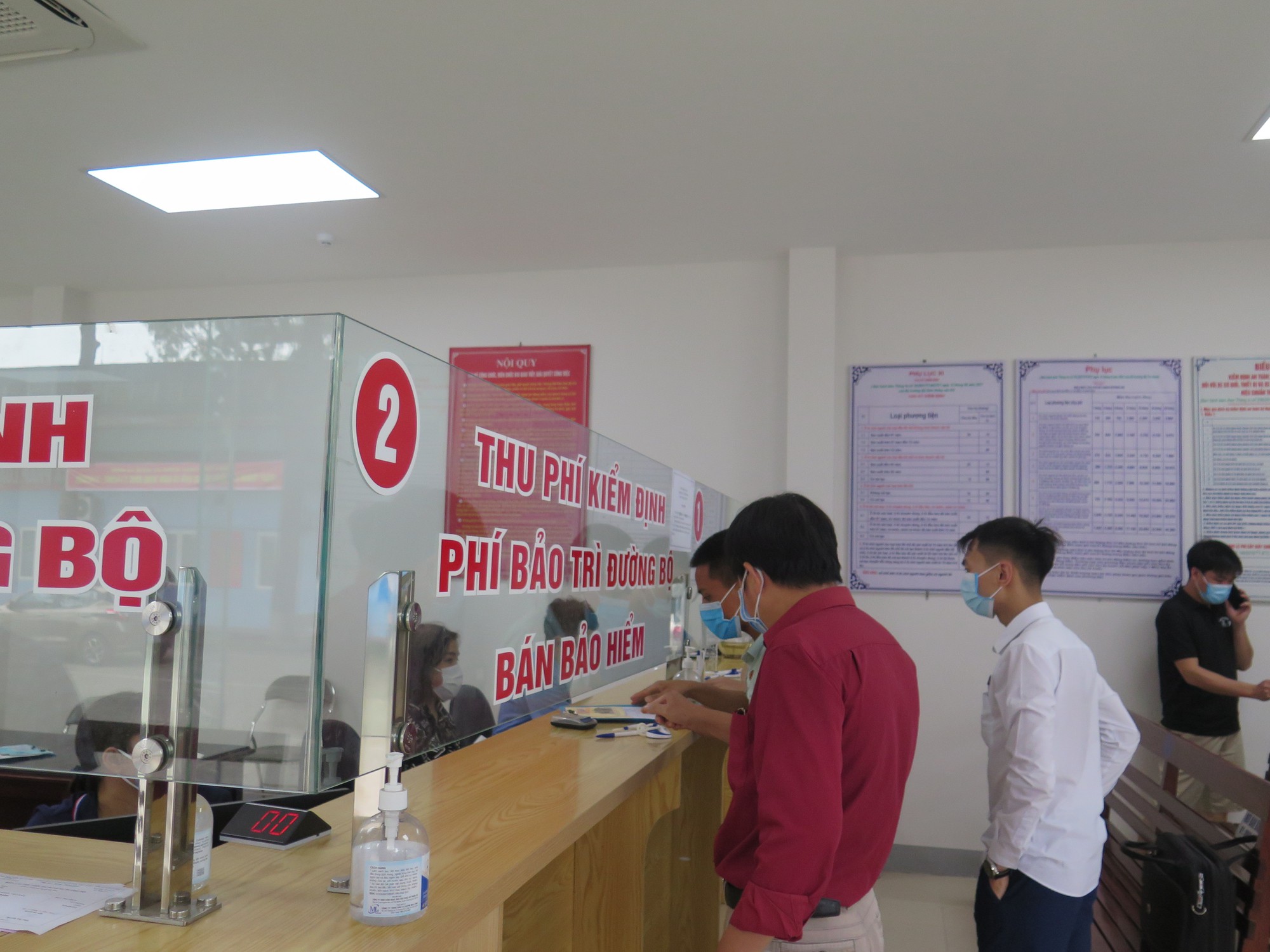 Thu ngân sách 10.573 tỷ đồng phí đường bộ, vượt 10% dự kiến - Ảnh 1.