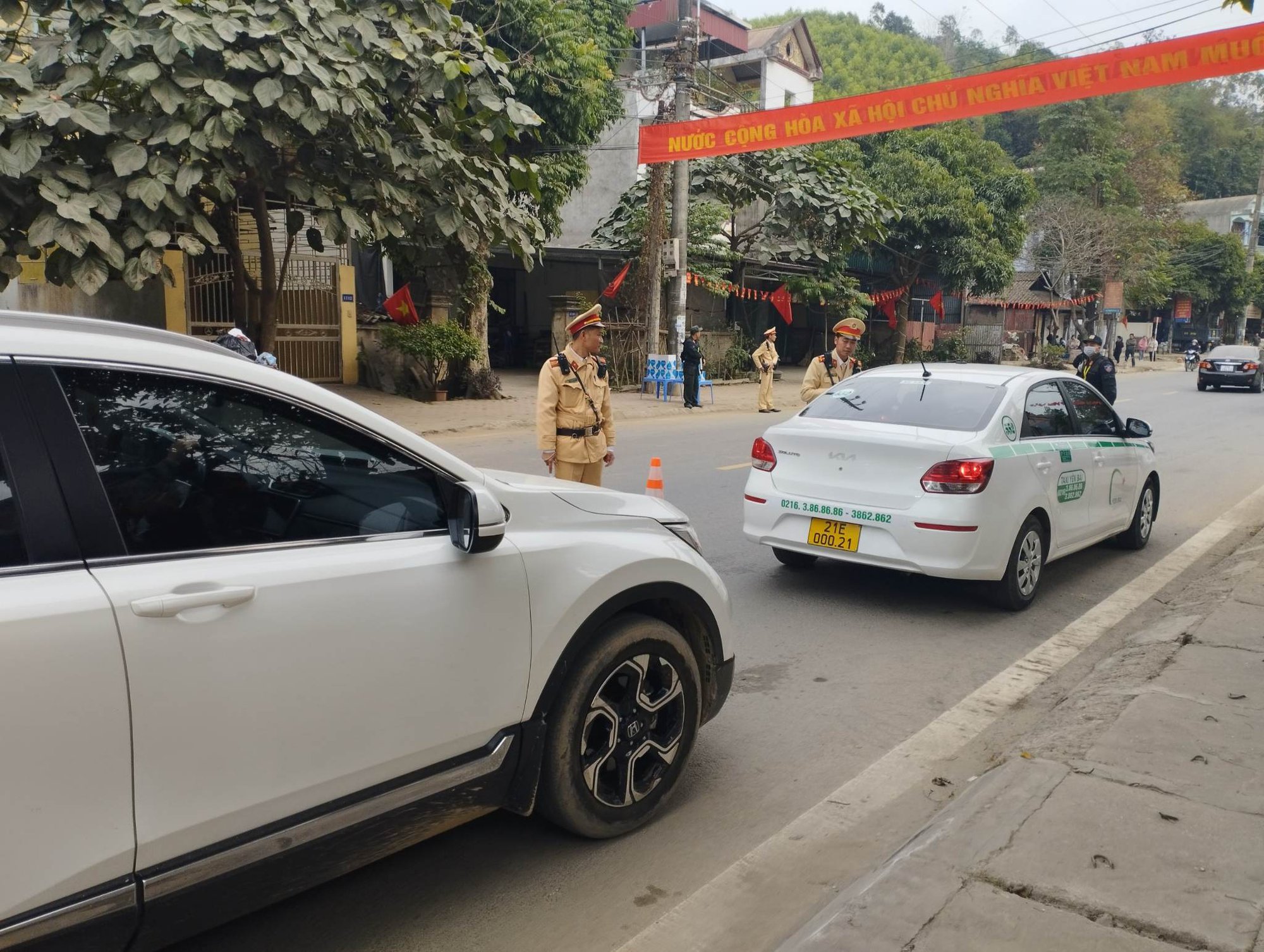 Toàn quốc xảy ra 25 vụ TNGT ngày đầu nghỉ Tết - Ảnh 1. Toàn quốc xảy ra 25 vụ TNGT ngày đầu nghỉ Tết - Ảnh 1.