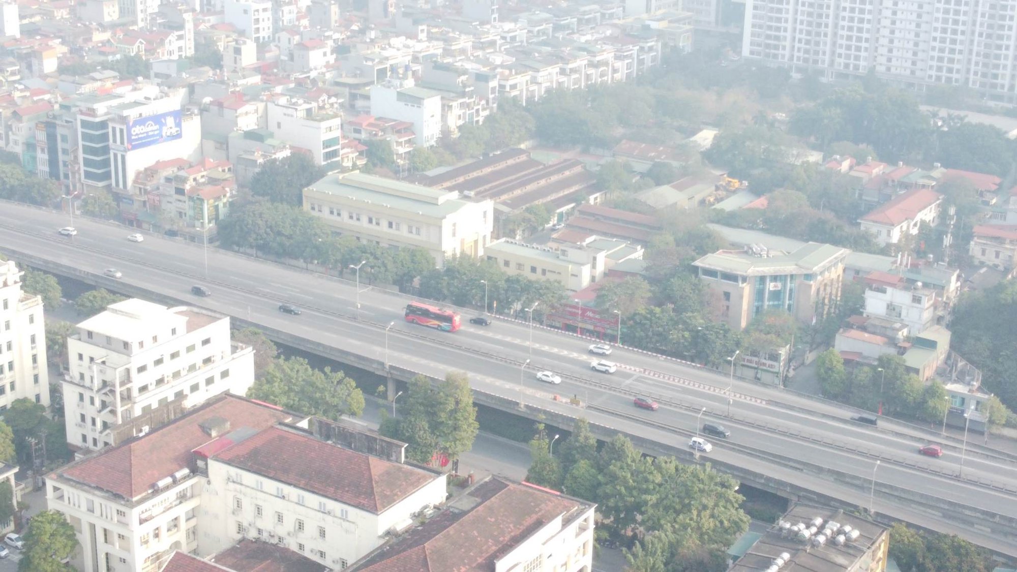 Không xảy ra ùn tắc giao thông, giao thông đảm bảo thông suốt an toàn ngày 30 Tết - Ảnh 2. Không xảy ra ùn tắc giao thông, giao thông đảm bảo thông suốt an toàn ngày 30 Tết - Ảnh 2.