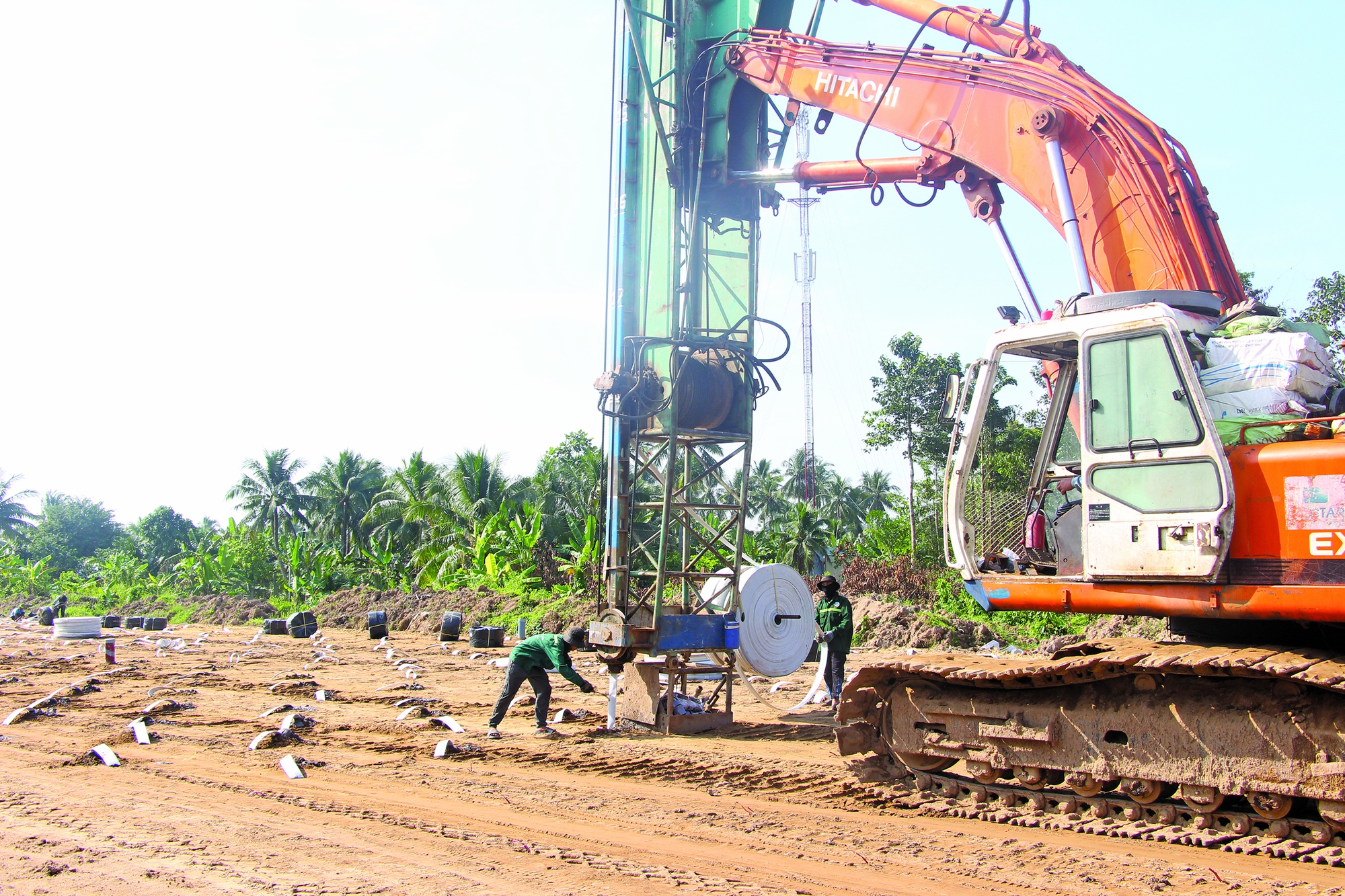 Công tác cắm bấc thấm xử lý nền đất yếu tại gói thầu XL05