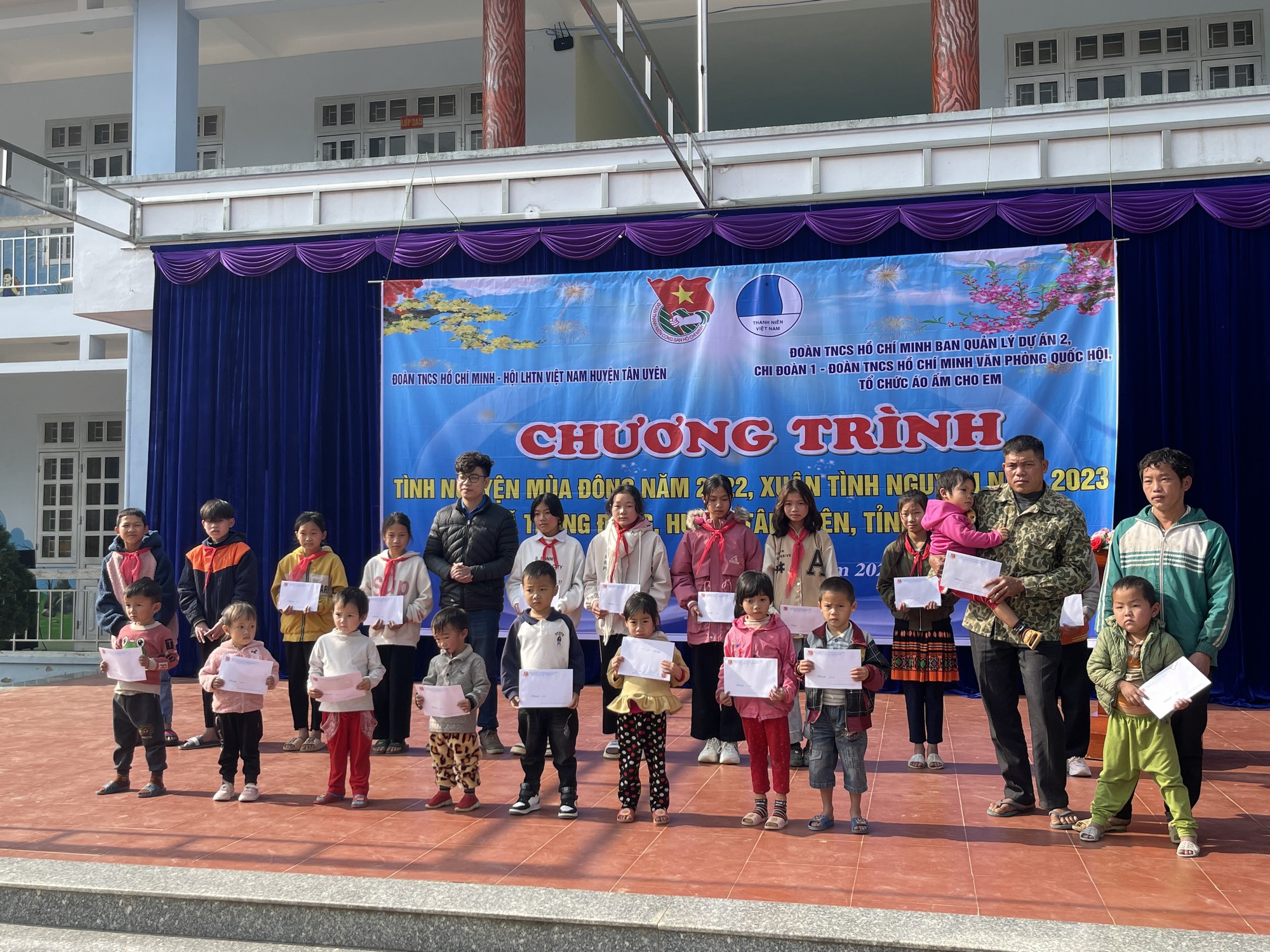 Tuổi trẻ GTVT ra quân tình nguyện mùa đông 2022 và mùa xuân 2023 - Ảnh 2. Tuổi trẻ GTVT ra quân tình nguyện mùa đông 2022 và mùa xuân 2023 - Ảnh 2.