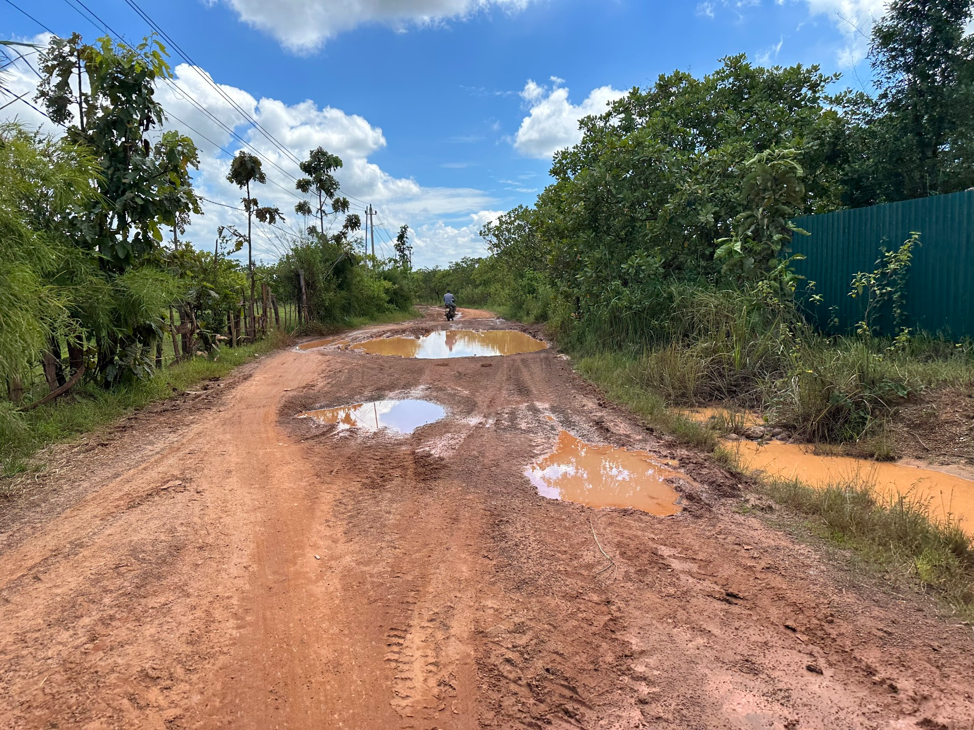 Đường liên xã ở Đắk Lắk xuống cấp trầm trọng: Làm khổ người dân - Ảnh 13.