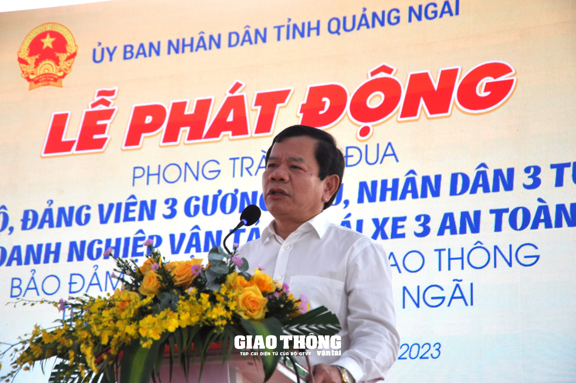 Quảng Ngãi phát động "3 gương mẫu, 3 tự giác, 3 an toàn" đảm bảo TTATGT - Ảnh 2.