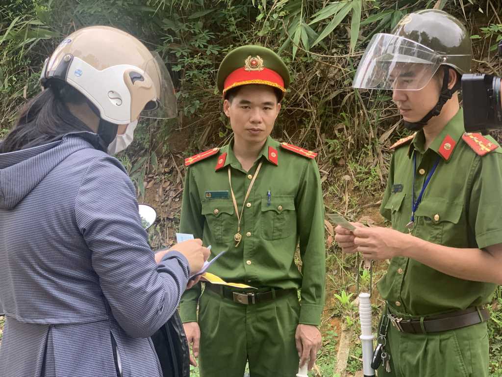 Quảng Ninh: Chú trọng tuyên truyền Luật giao thông vùng đồng bào dân tộc - Ảnh 1.