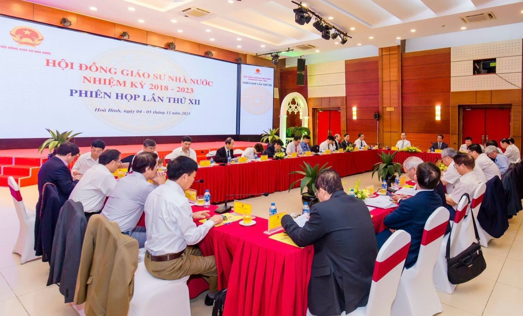 589 ứng viên được công nhận đạt tiêu chuẩn chức danh giáo sư, phó giáo sư năm 2023 - Ảnh 1. 589 ứng viên được công nhận đạt tiêu chuẩn chức danh giáo sư, phó giáo sư năm 2023 - Ảnh 1.