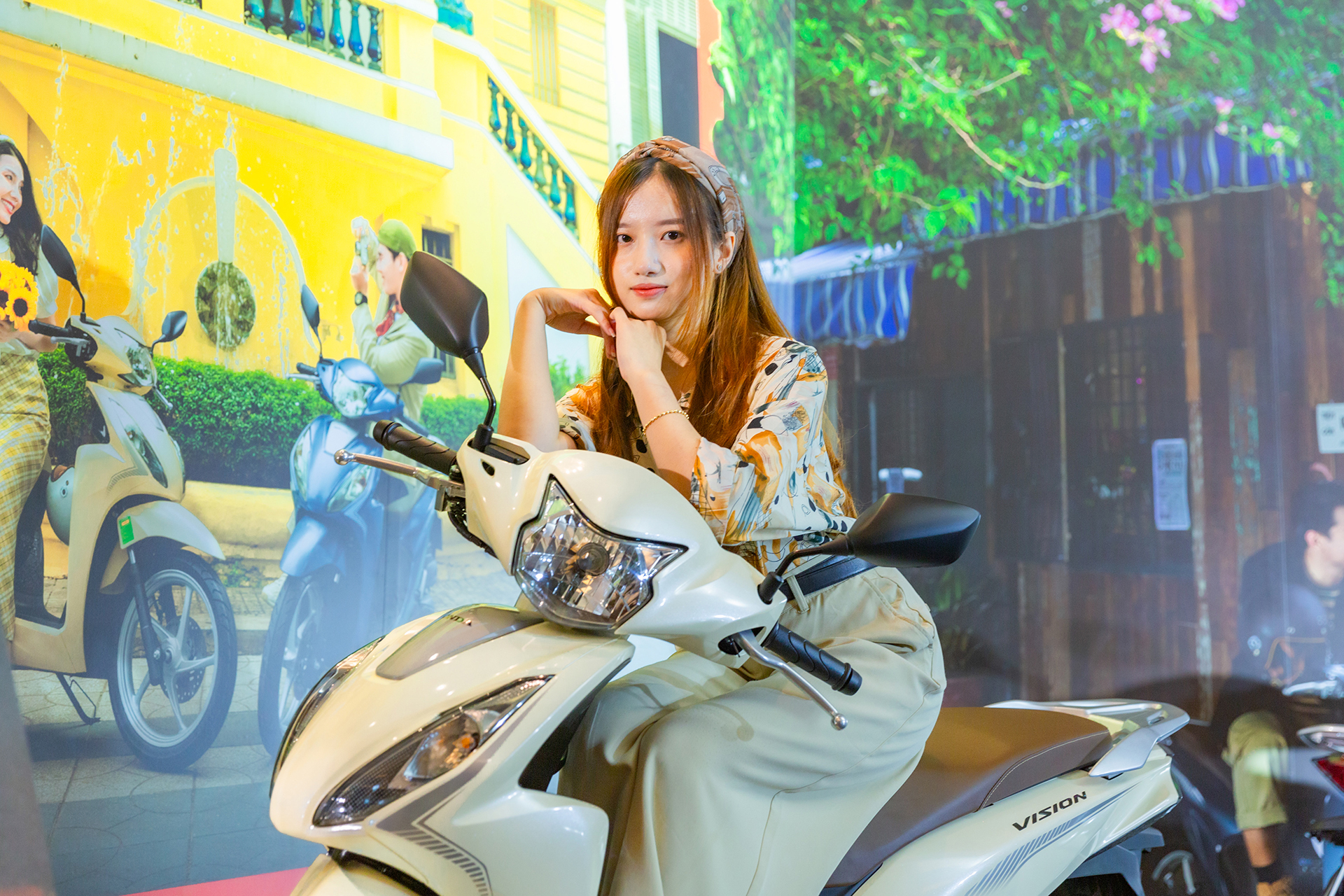 Trong bối cảnh khó khăn chung của thị trường, ngay cả mẫu xe đắt khách nhất Honda Vision cũng đang có mức giá bán lẻ đại lý thấp hơn giá đề xuất ở một số phiên bản. Trong bối cảnh khó khăn chung của thị trường, ngay cả mẫu xe đắt khách nhất Honda Vision cũng đang có mức giá bán lẻ đại lý thấp hơn giá đề xuất ở một số phiên bản.