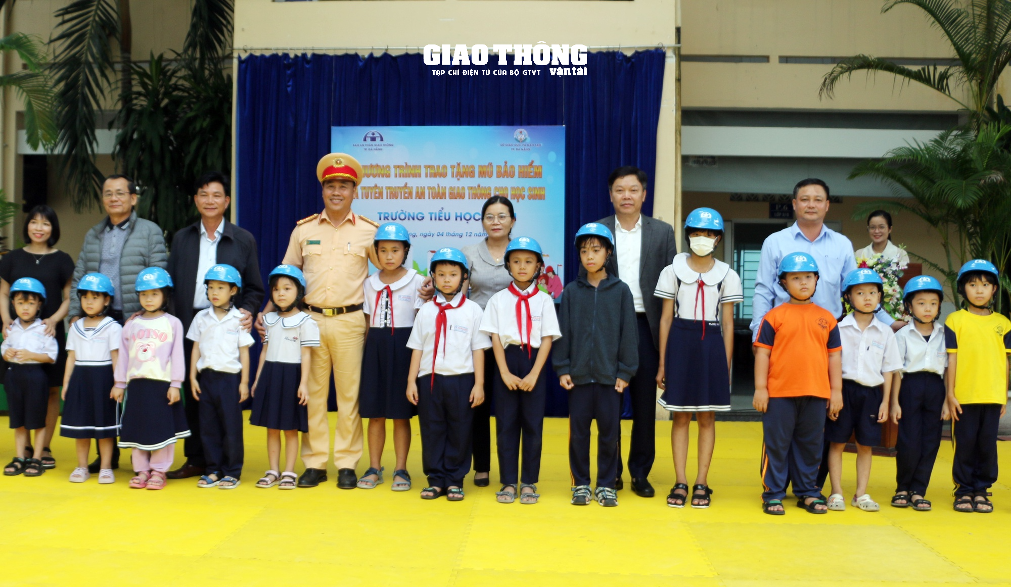 Học sinh Đà Nẵng hào hứng vẽ tranh cổ động Học sinh Đà Nẵng hào hứng vẽ tranh cổ động