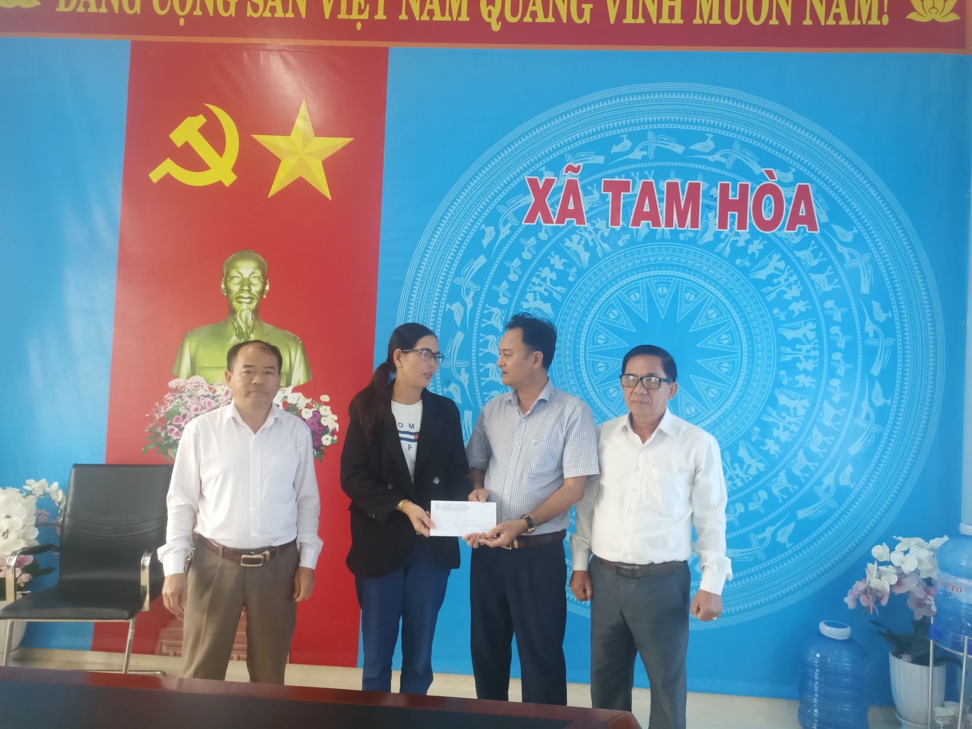 Ngành Đường bộ thăm hỏi, hỗ trợ gia đình nạn nhân TNGT trên địa bàn miền Trung-Tây Nguyên- Ảnh 5.