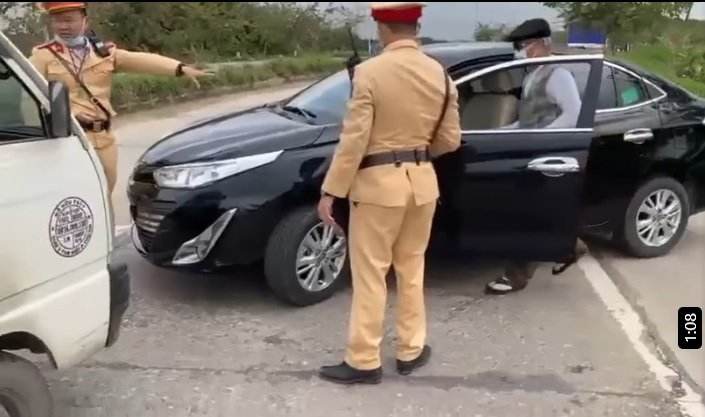 Vĩnh Phúc: Xử lý hình sự lái xe hất chiến sĩ CSGT lên nắp capo chạy gây tai nạn trên đường - Ảnh 1.